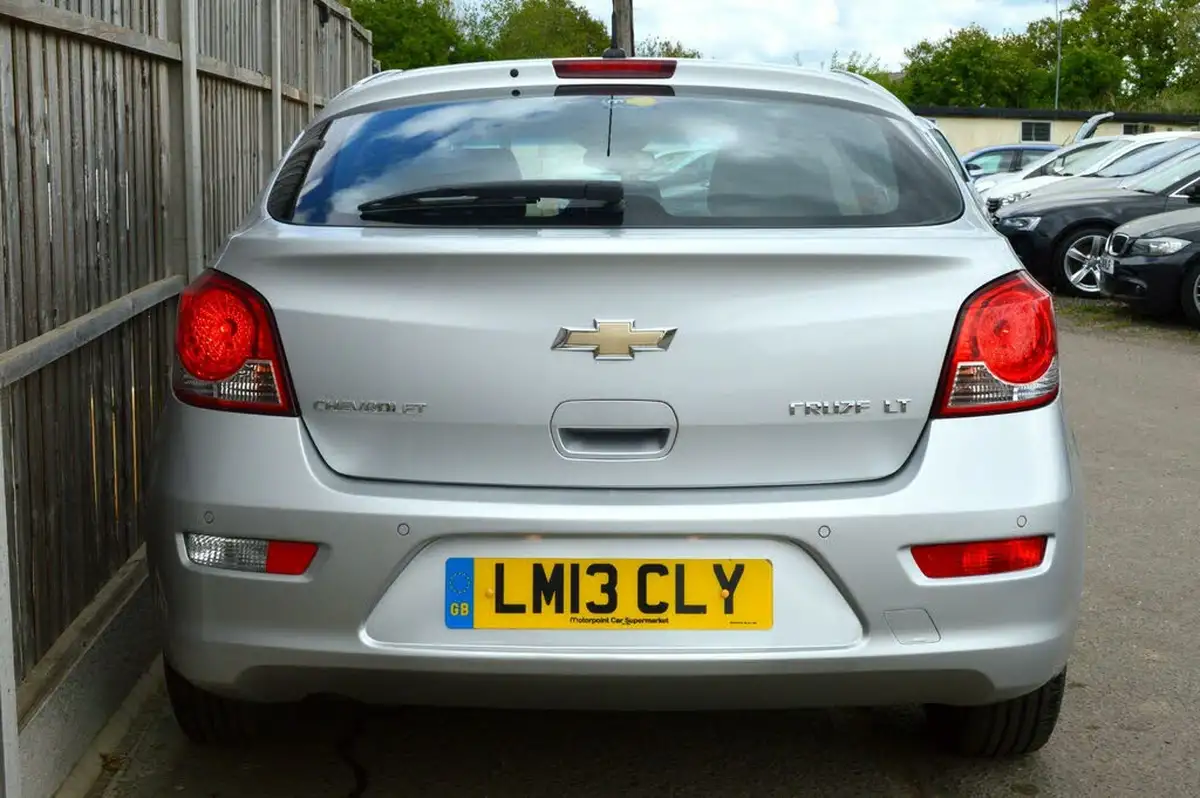 2013-chevrolet-cruze-16-lt-hatchback-auto-big-8
