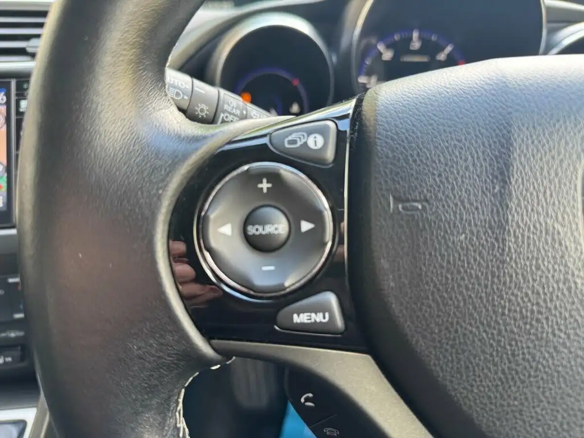 2015-honda-civic-16-i-dtec-sr-honda-connect-with-navi-tourer-big-27