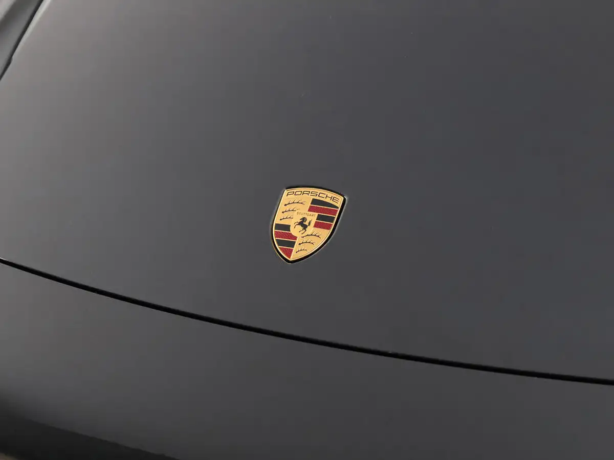 2025-porsche-macan-e-electric-big-30