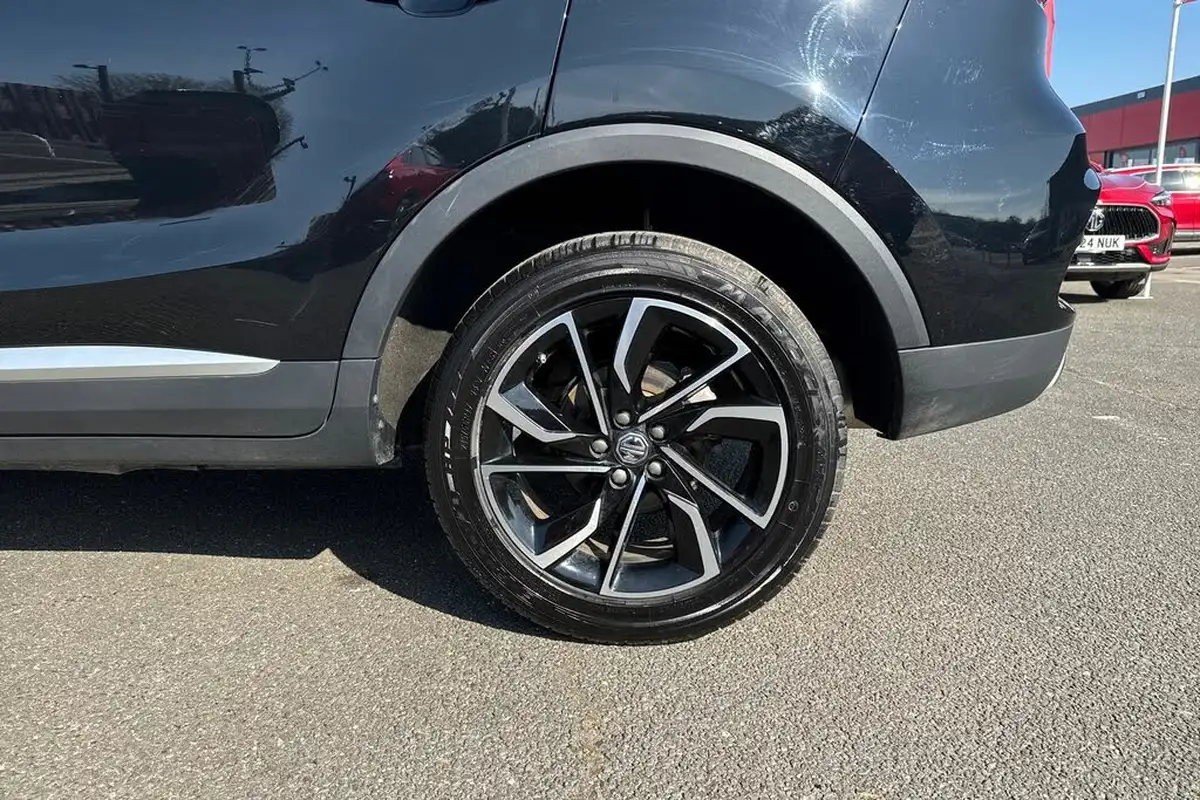 2023-mg-zs-suv-15-vti-tech-exclusive-big-14