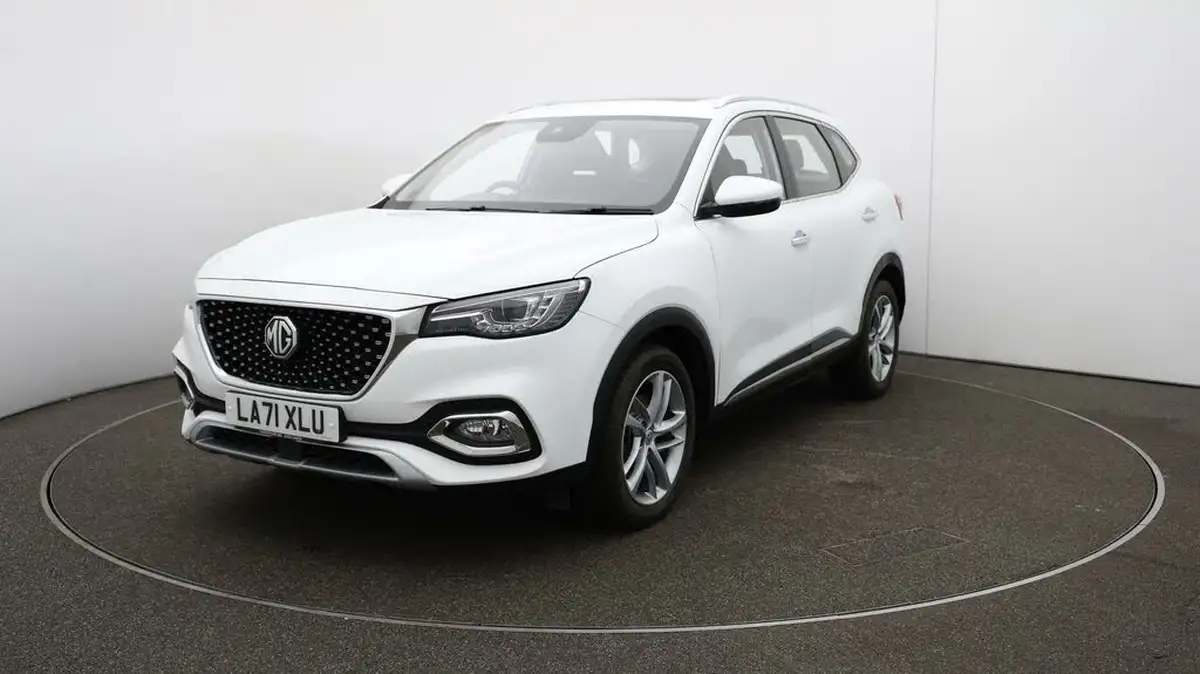 2022-mg-hs-15t-gdi-exclusive-162ps-big-30