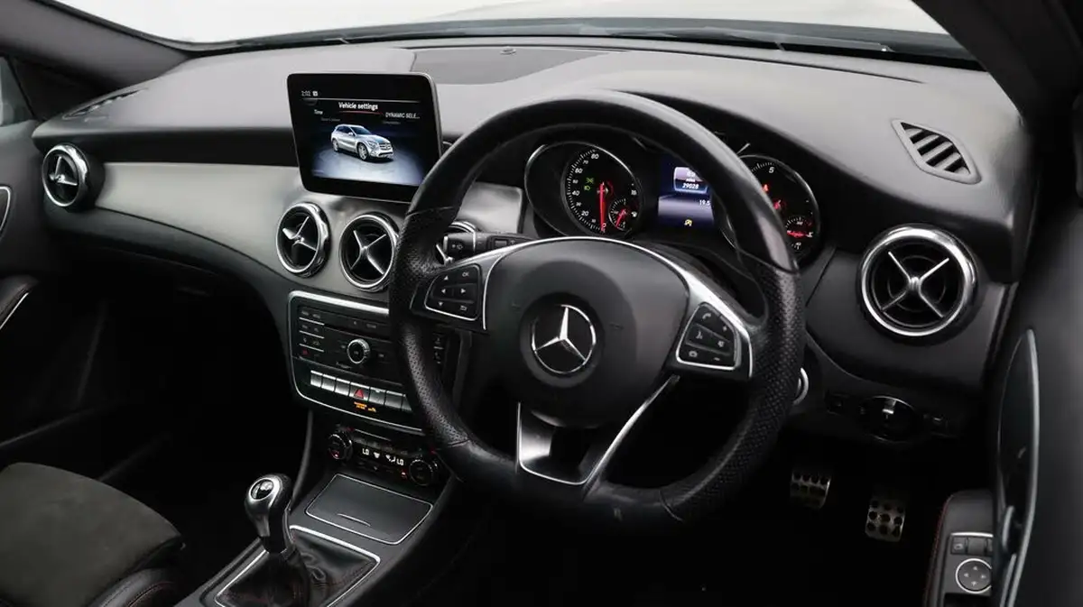 2018-mercedes-benz-gla-class-16-gla-200-amg-line-154bhp-big-9