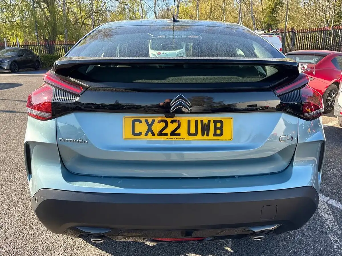 2022-citroen-c4-12-puretech-sense-plus-eat8-big-39