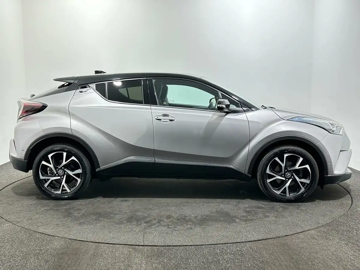 2018-toyota-c-hr-12-dynamic-big-7