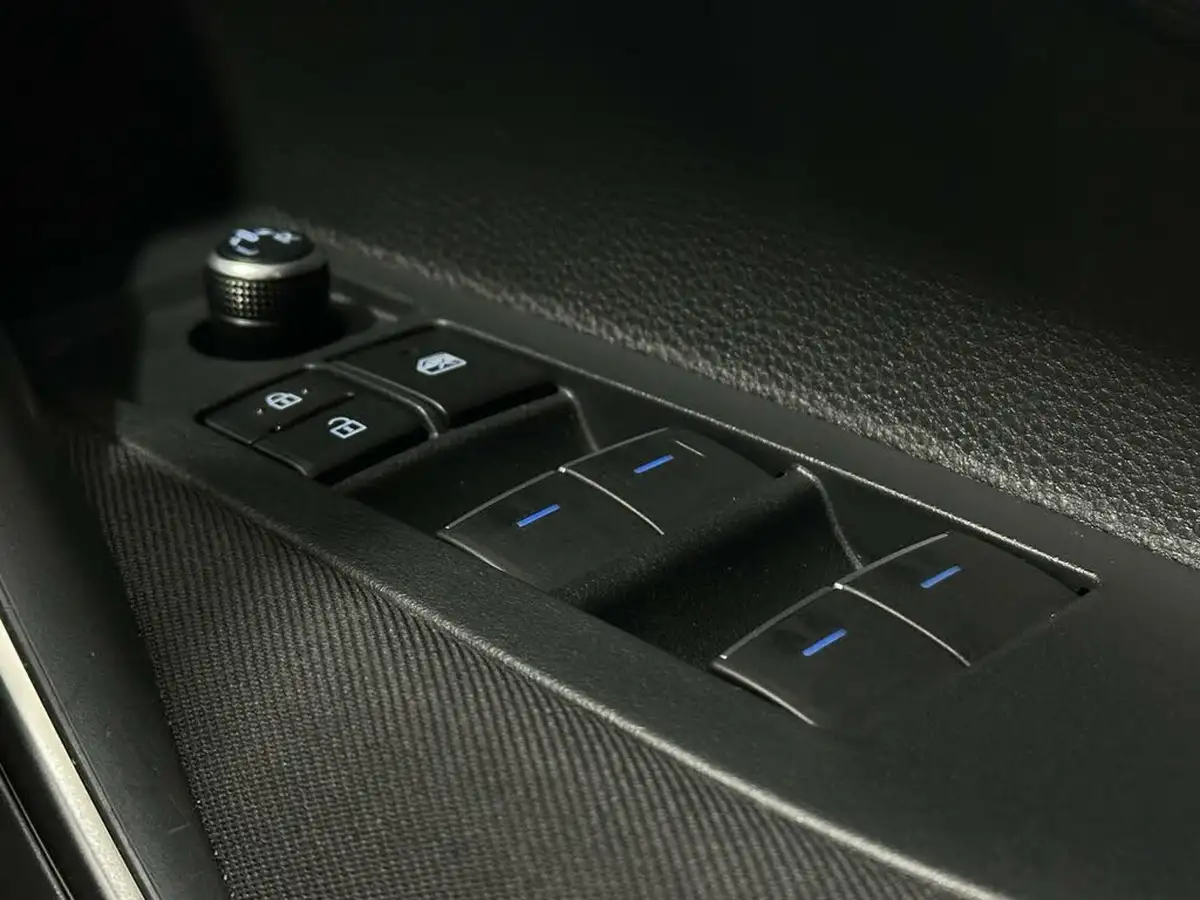 2019-toyota-corolla-18-vvt-i-icon-spare-wheel-hatchback-5d-big-14