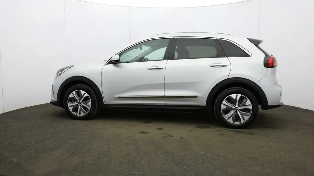 2021-kia-e-niro-ev-4-big-61