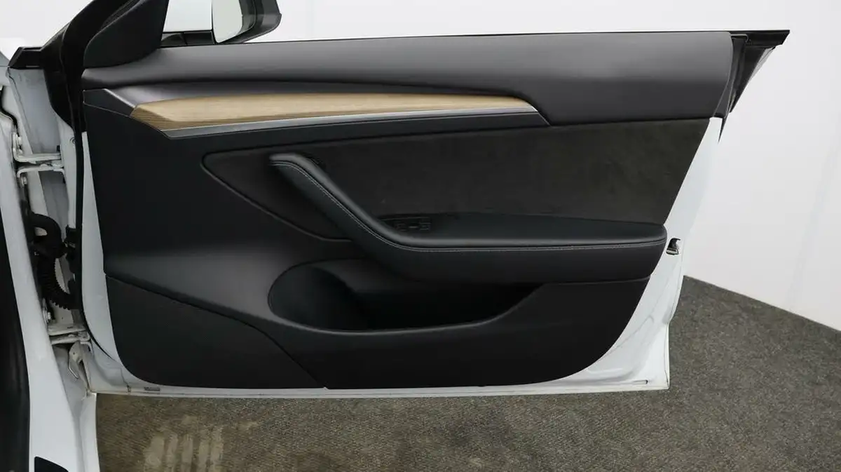 2021-tesla-model-3-e-standard-plus-big-14