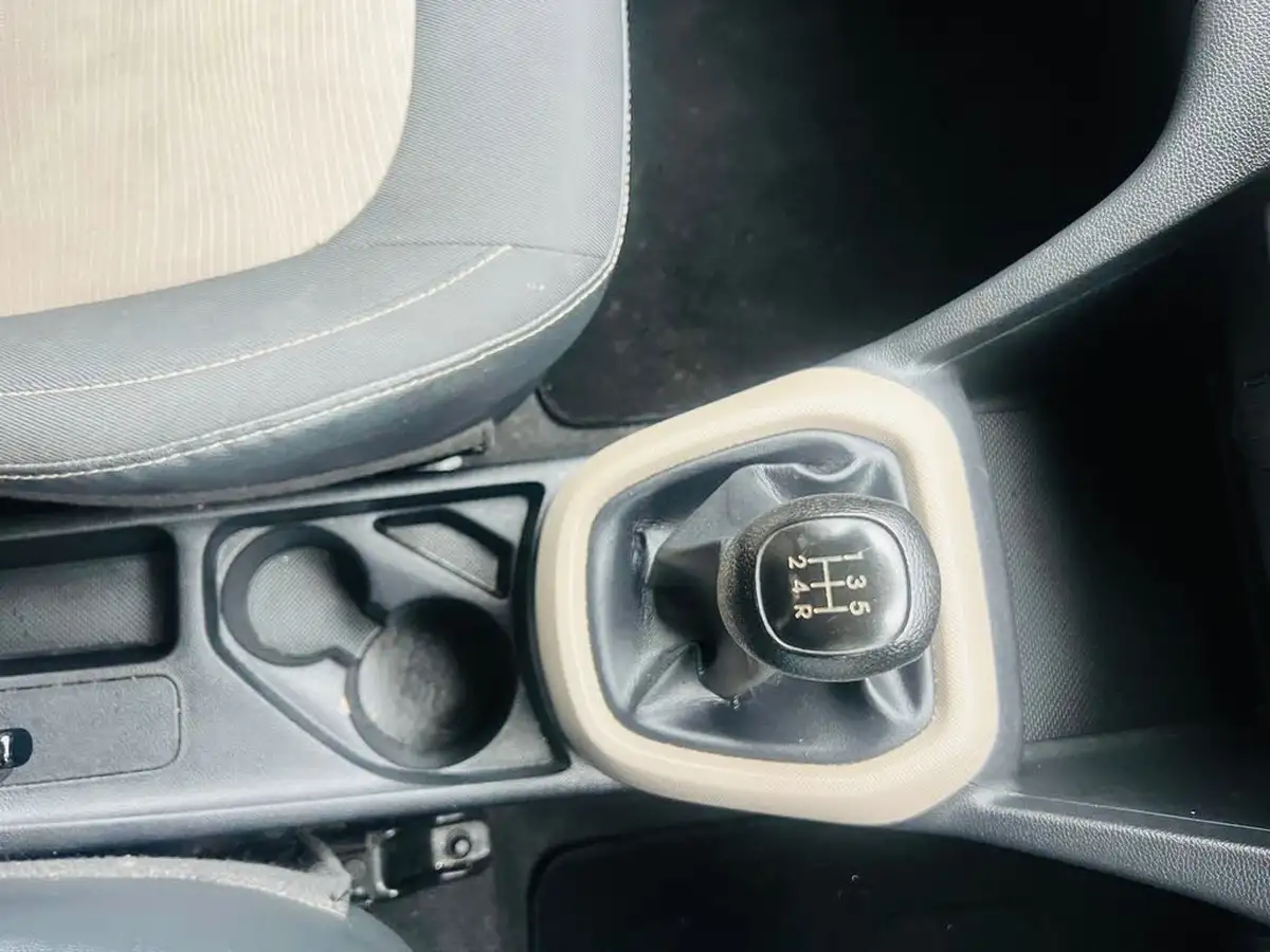 2014-hyundai-i10-10-s-air-big-11