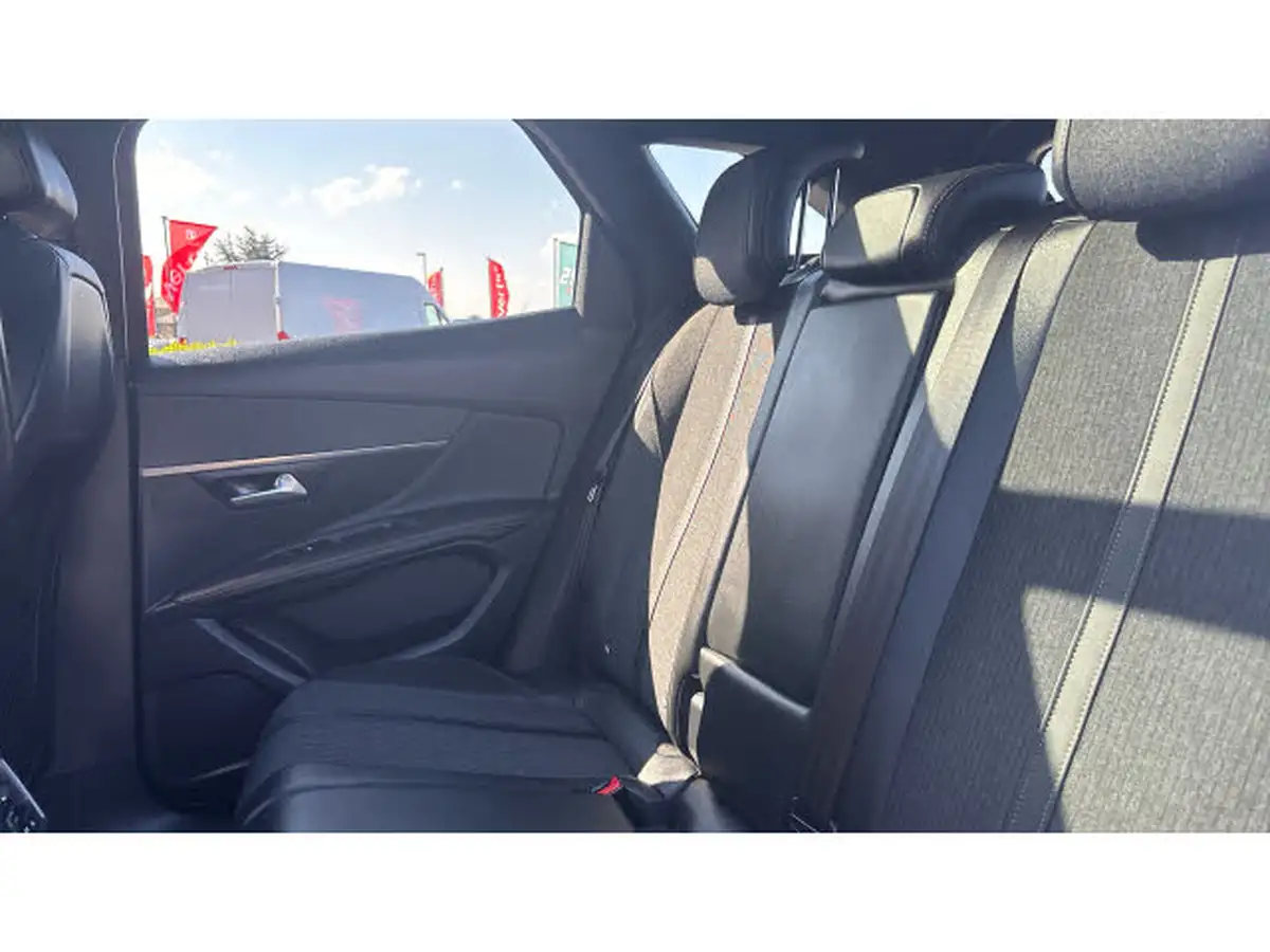 2020-peugeot-3008-suv-12-puretech-gt-line-eat8-big-15