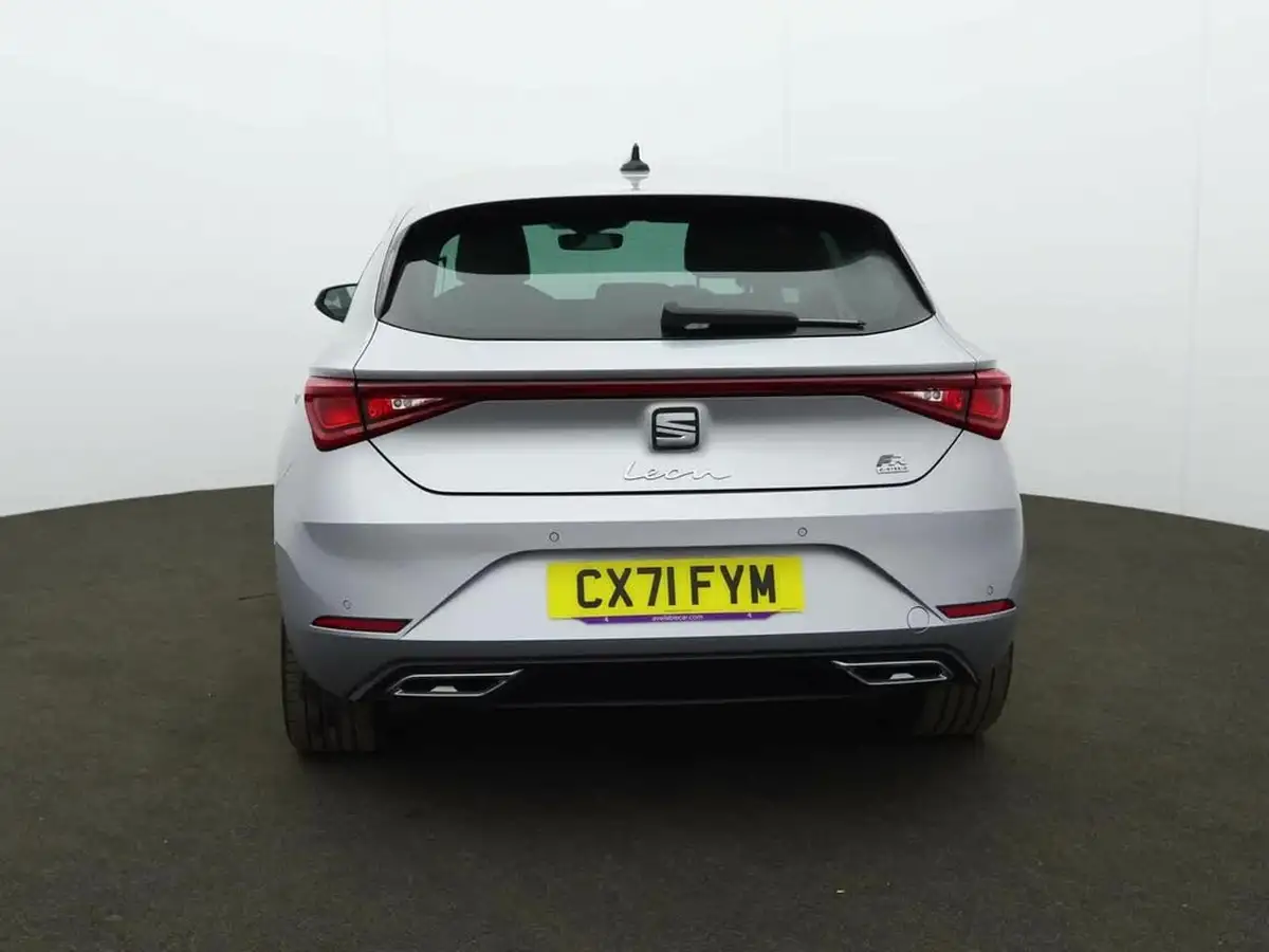 2021-seat-leon-14-e-hybrid-fr-sport-hatchback-big-2