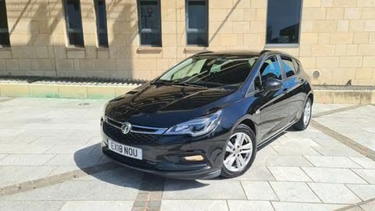 2018-vauxhall-astra-16cdti-tech-line-nav-110ps-ssecotec-hatchback-big-3