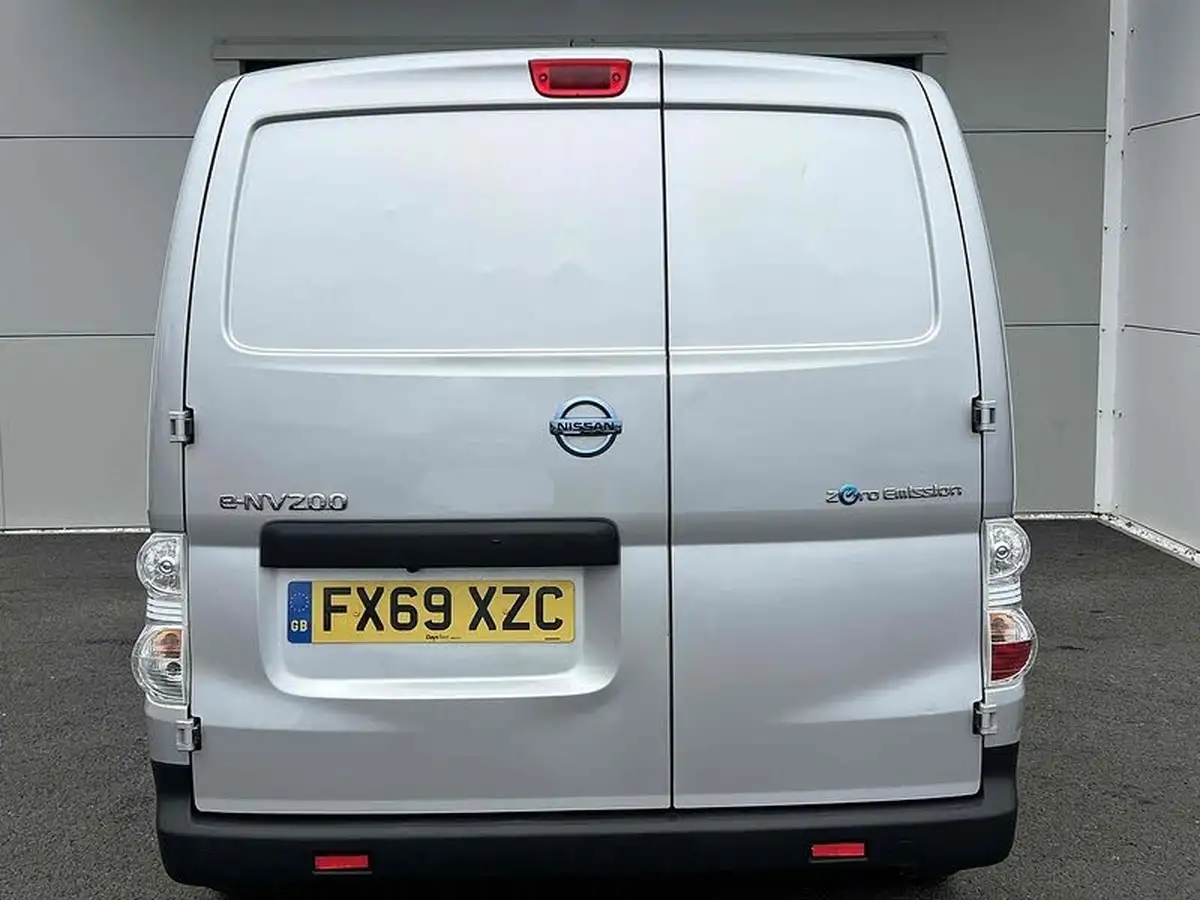 2019-nissan-env200-e-acenta-panel-van-auto-big-3
