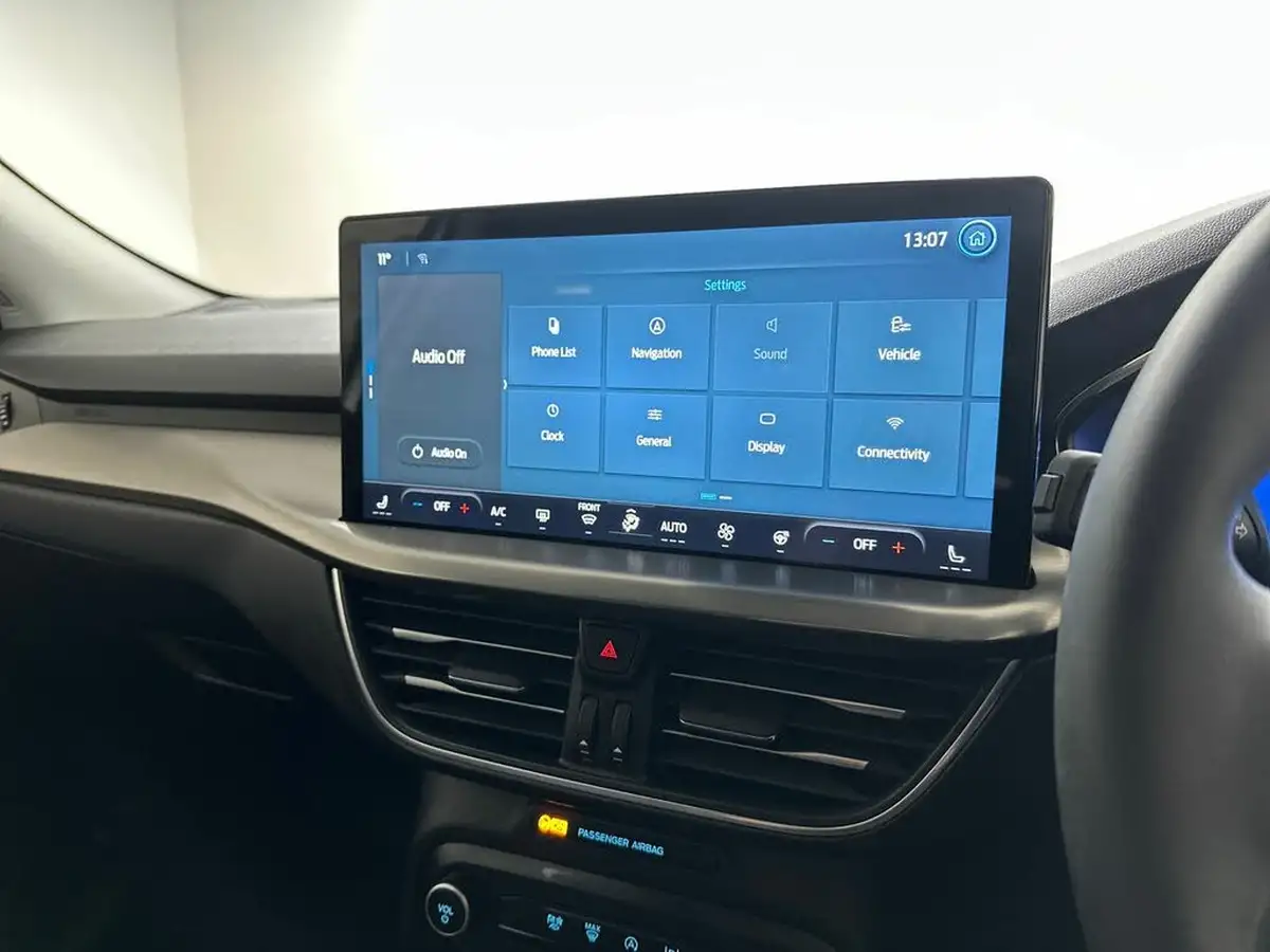 2022-ford-focus-10t-titanium-vignale-125ps-hatchback-big-20