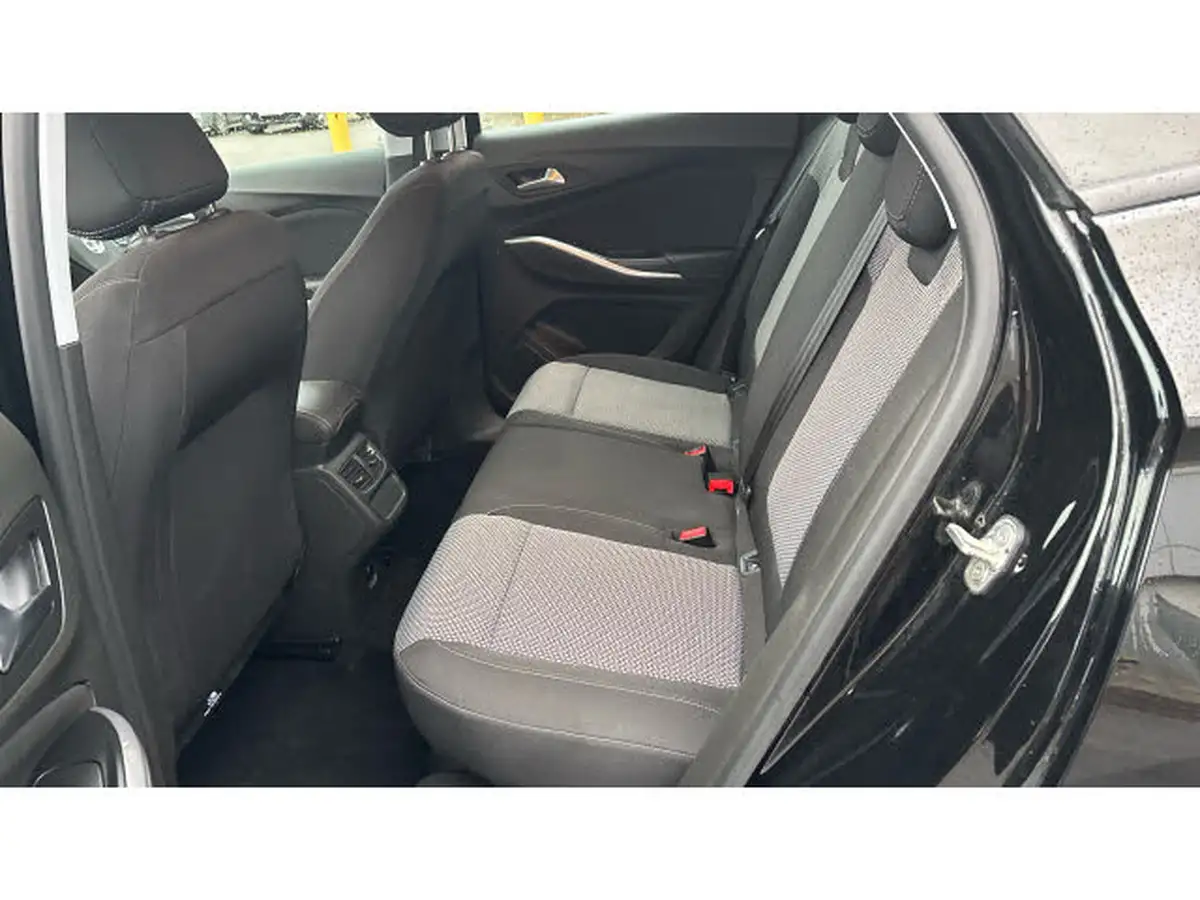 2020-vauxhall-grandland-x-12-se-big-15