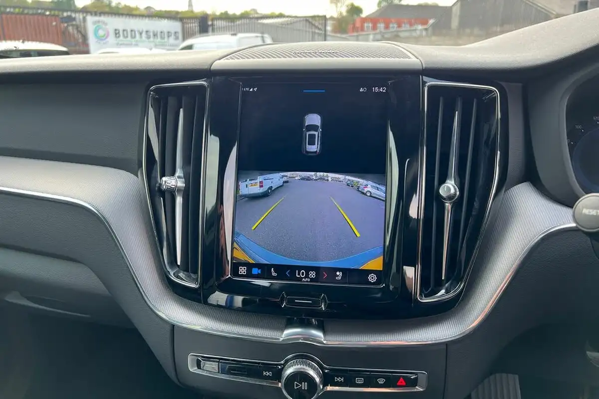 2022-volvo-xc60-20-t8-r-design-pro-455bhp-plug-in-hybrid-big-15