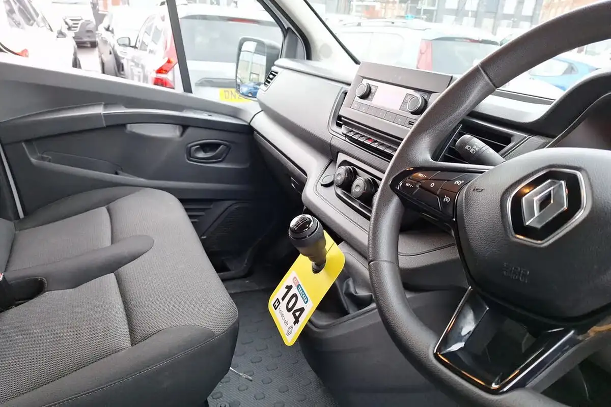 2023-renault-trafic-20dci-ll30-130-start-big-11
