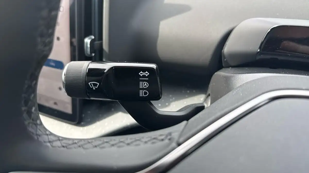 2025-volvo-ex30-e-single-motor-ultra-big-22