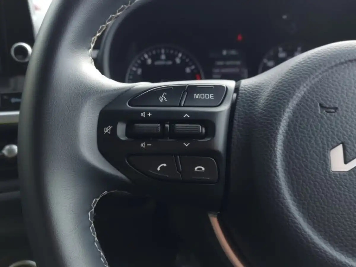 2022-kia-picanto-10-3-big-15