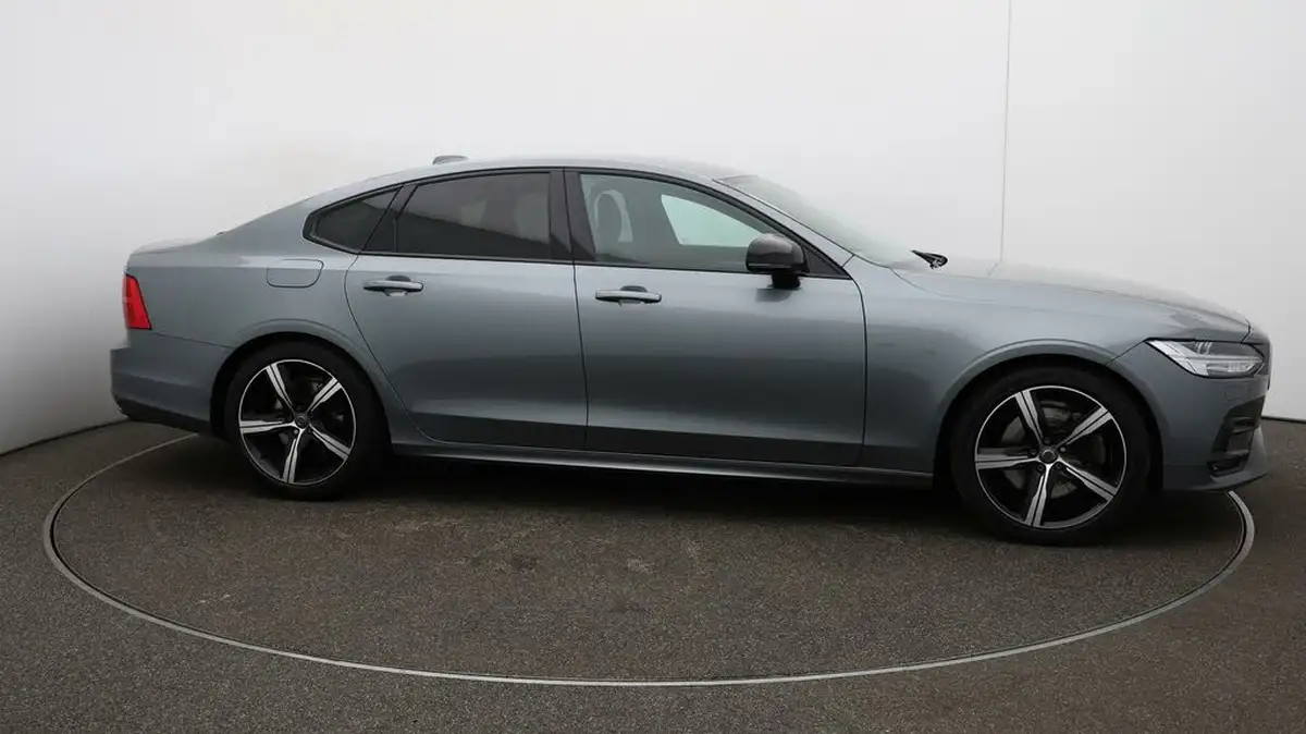 2020-volvo-s60-20-b5-r-design-big-40
