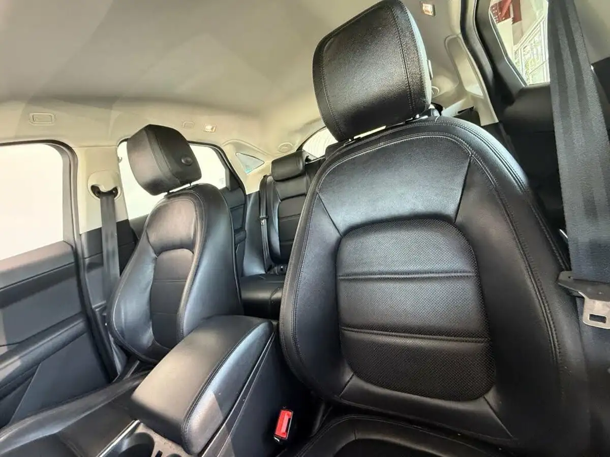 2021-jaguar-e-pace-20-i4d-se-150ps-awd-auto-big-10