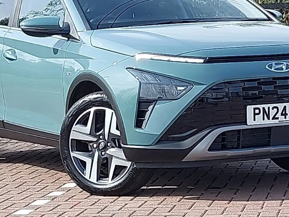 2024-hyundai-bayon-10-t-gdi-premium-100ps-48-volt-mhev-dct-big-8