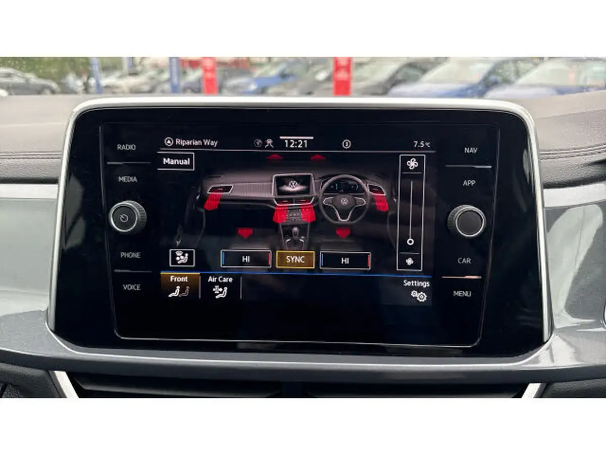 2022-volkswagen-t-roc-15-tsi-style-hatchback-5d-big-35