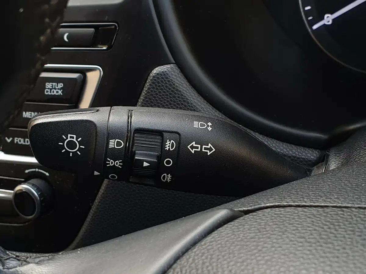 2016-hyundai-i20-10-active-big-23