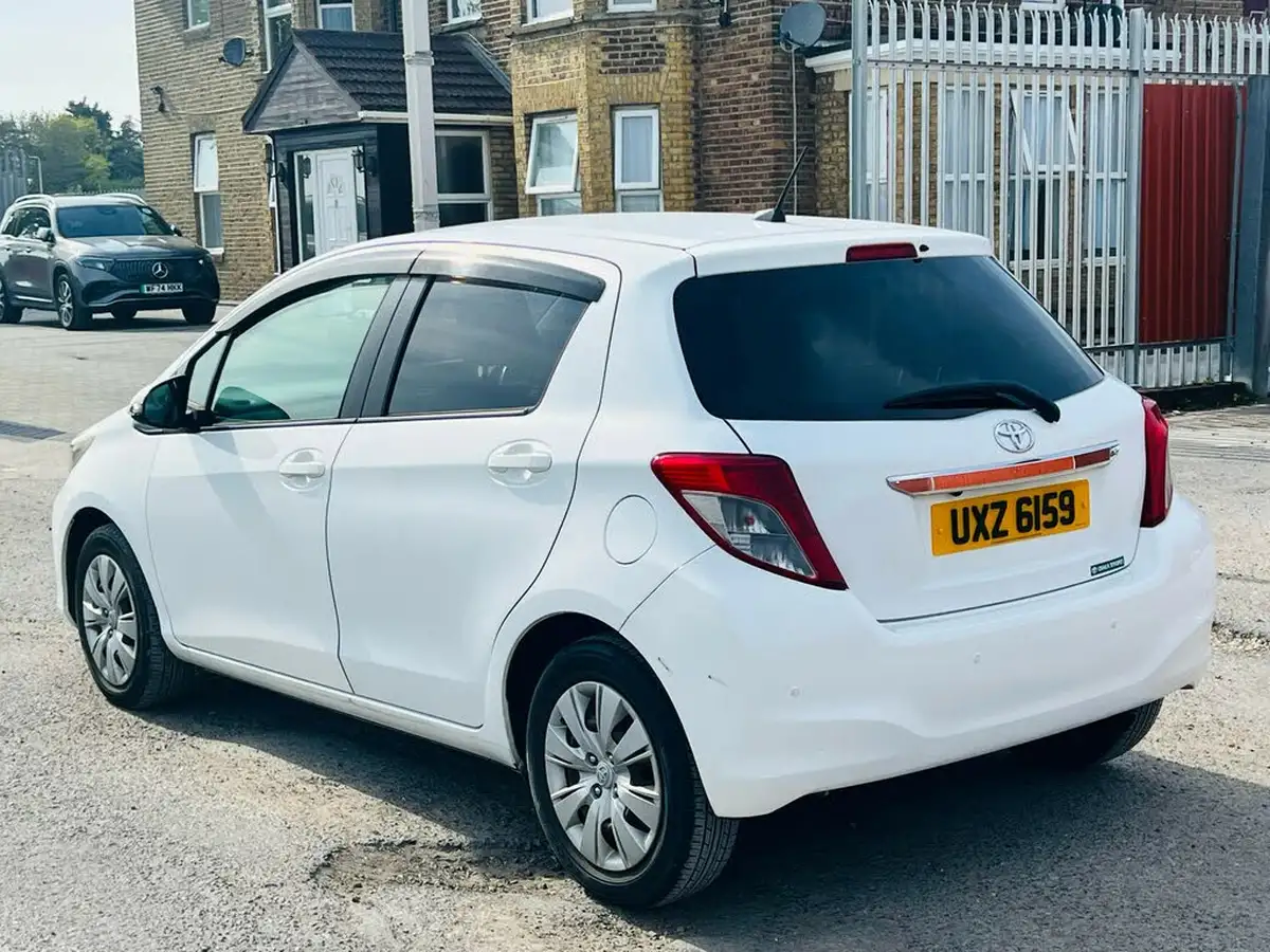 2011-toyota-yaris-133-tr-99bhp-5d-m-drive-s-big-3