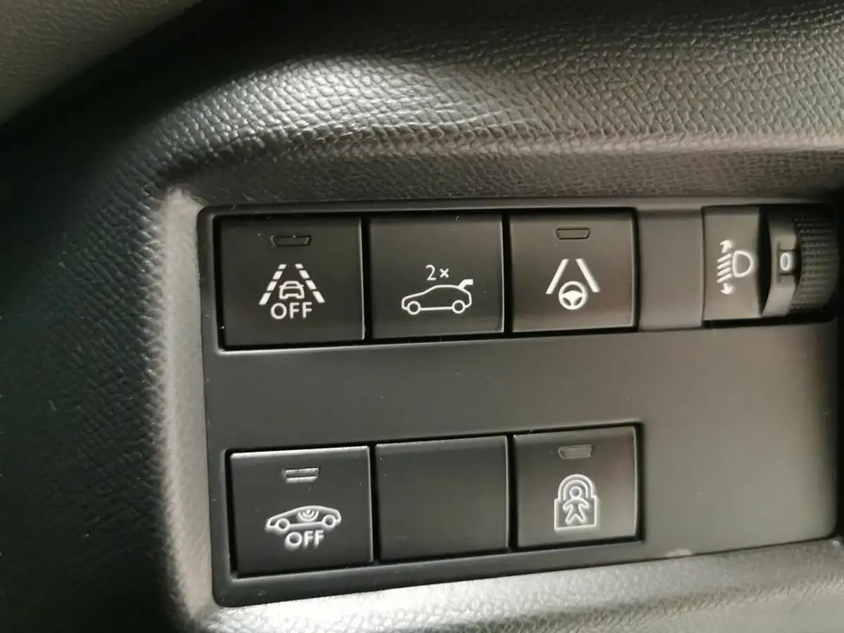 2019-citroen-c5-aircross-15bluehdi-feel-eat8-big-20