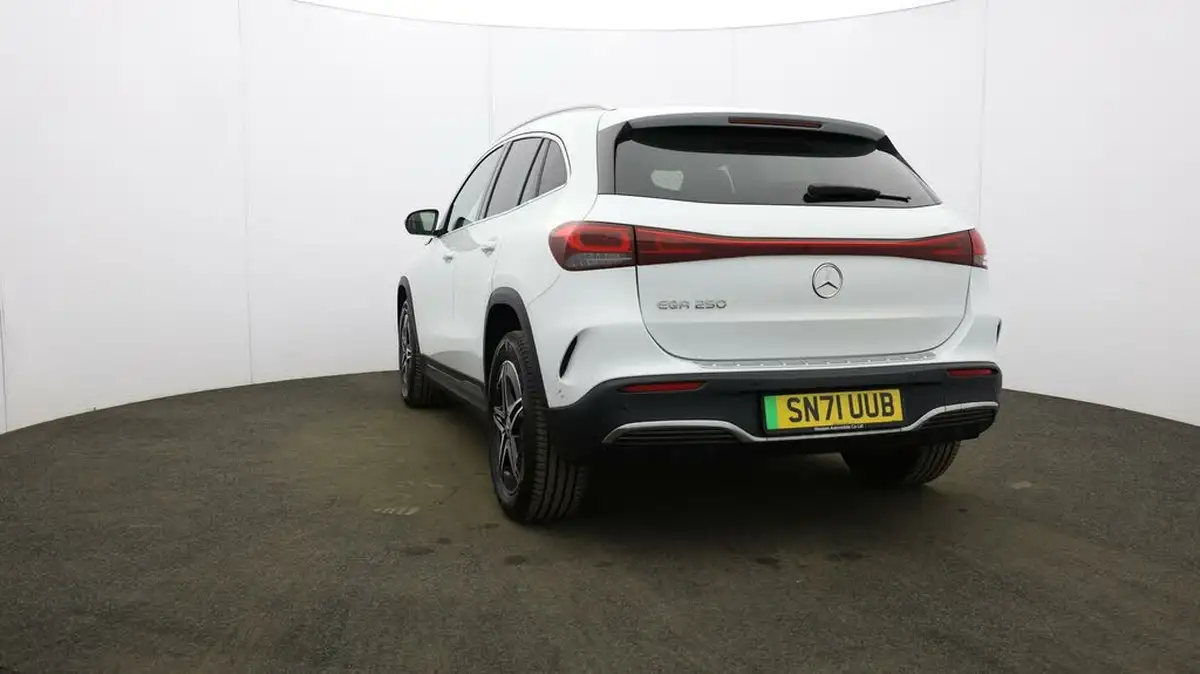 2021-mercedes-benz-eqa-e-eqa-250-amg-line-big-24