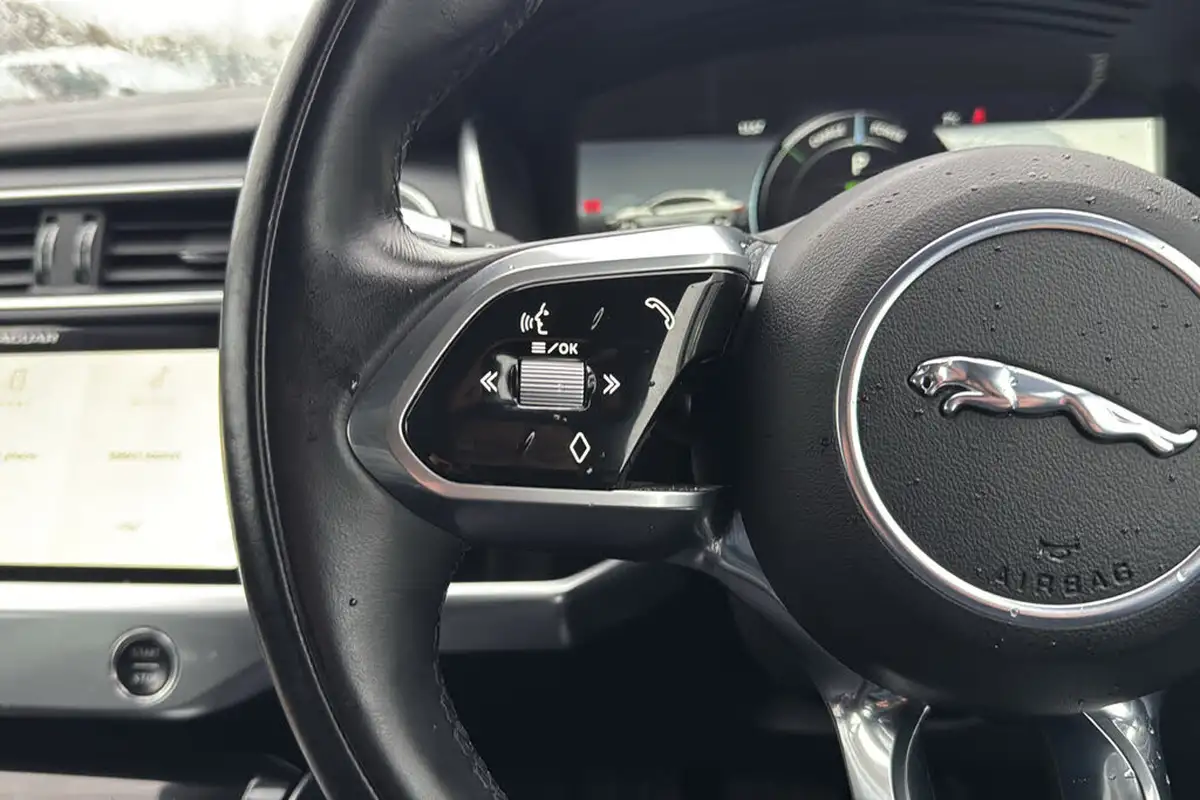 2021-jaguar-i-pace-ev400-black-big-14