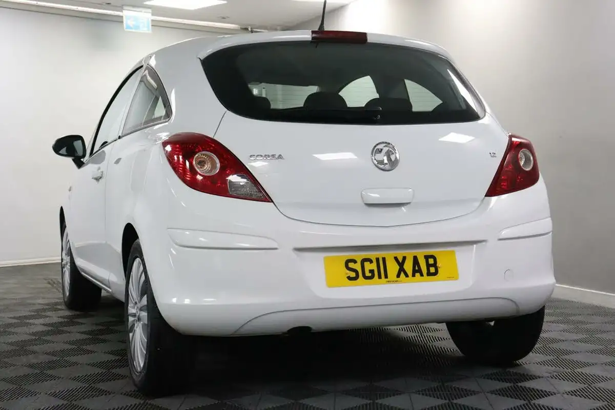 2011-vauxhall-corsa-12-excite-3d-big-28