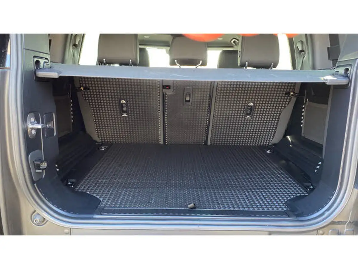2023-land-rover-110-defender-30-d250-x-dynamic-se-big-9