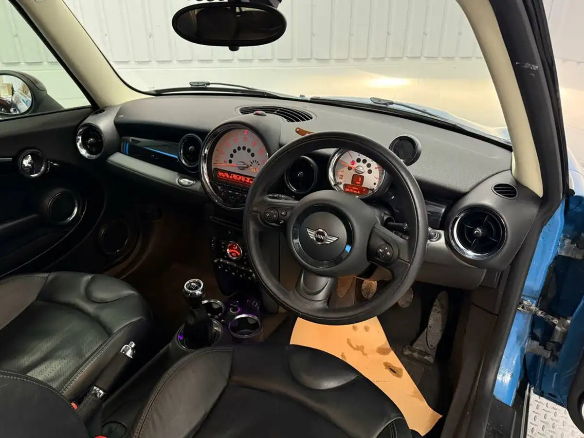 2013-mini-cooper-16td-cooper-d-bayswater-big-19