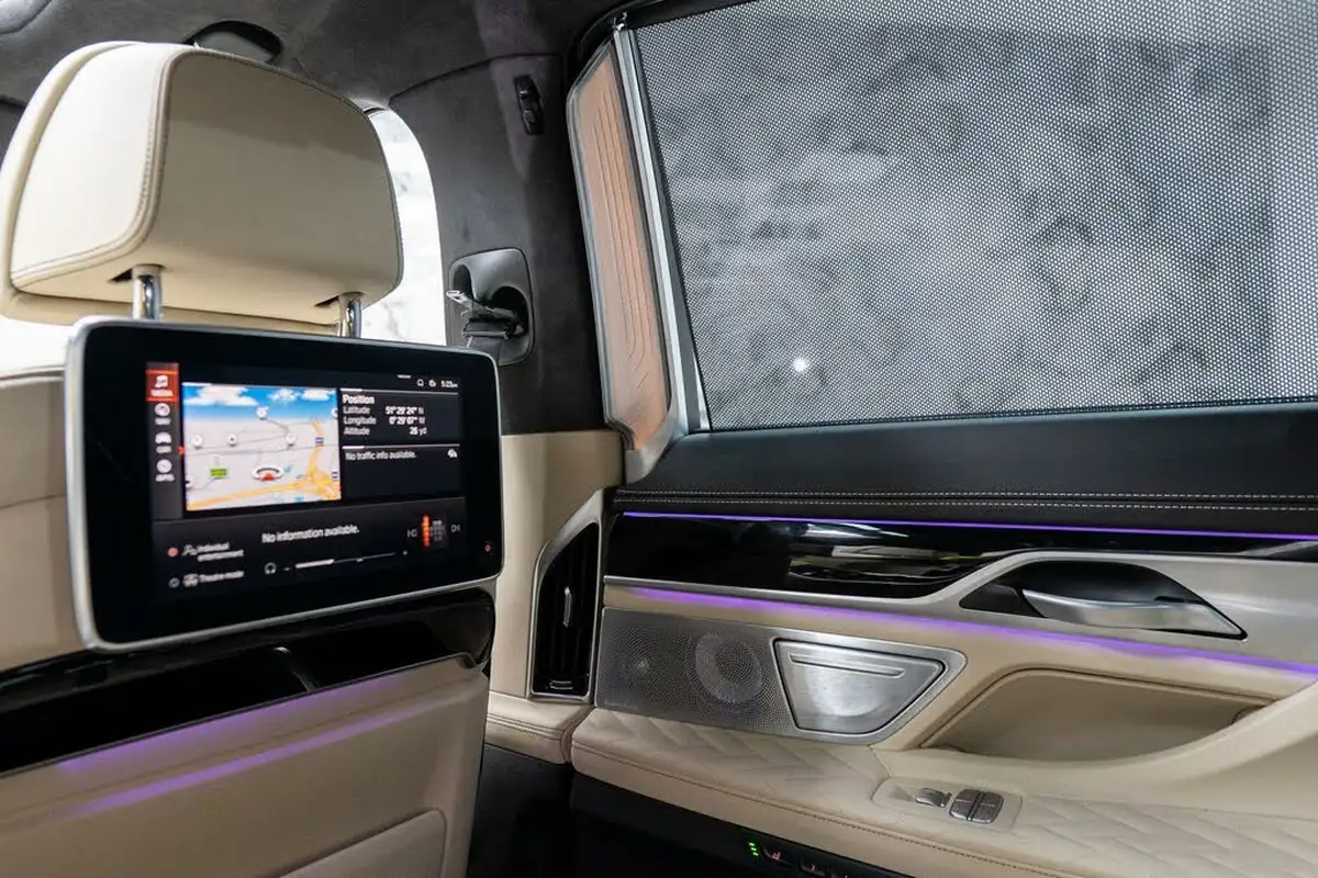 2020-bmw-7-series-66-m760li-big-44