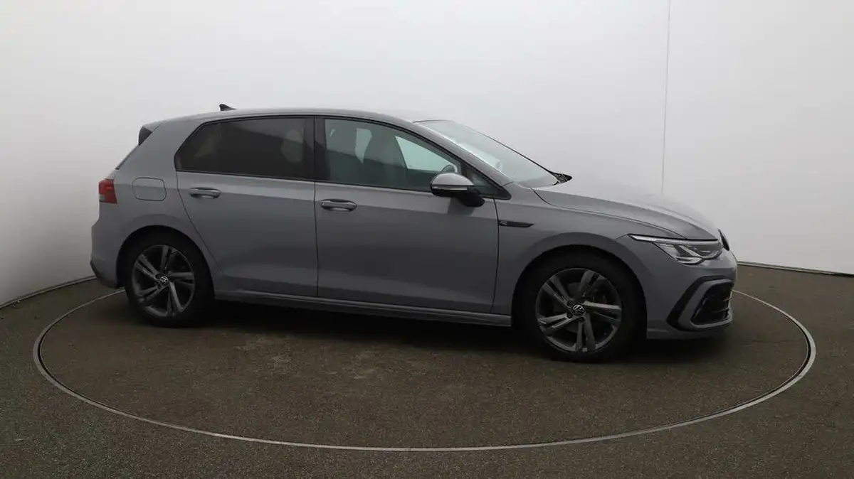 2021-volkswagen-golf-big-33