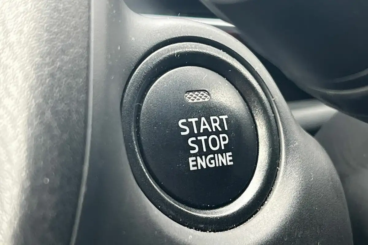 2017-mazda-mazda3-20-sport-nav-120ps-hatchback-5d-big-26