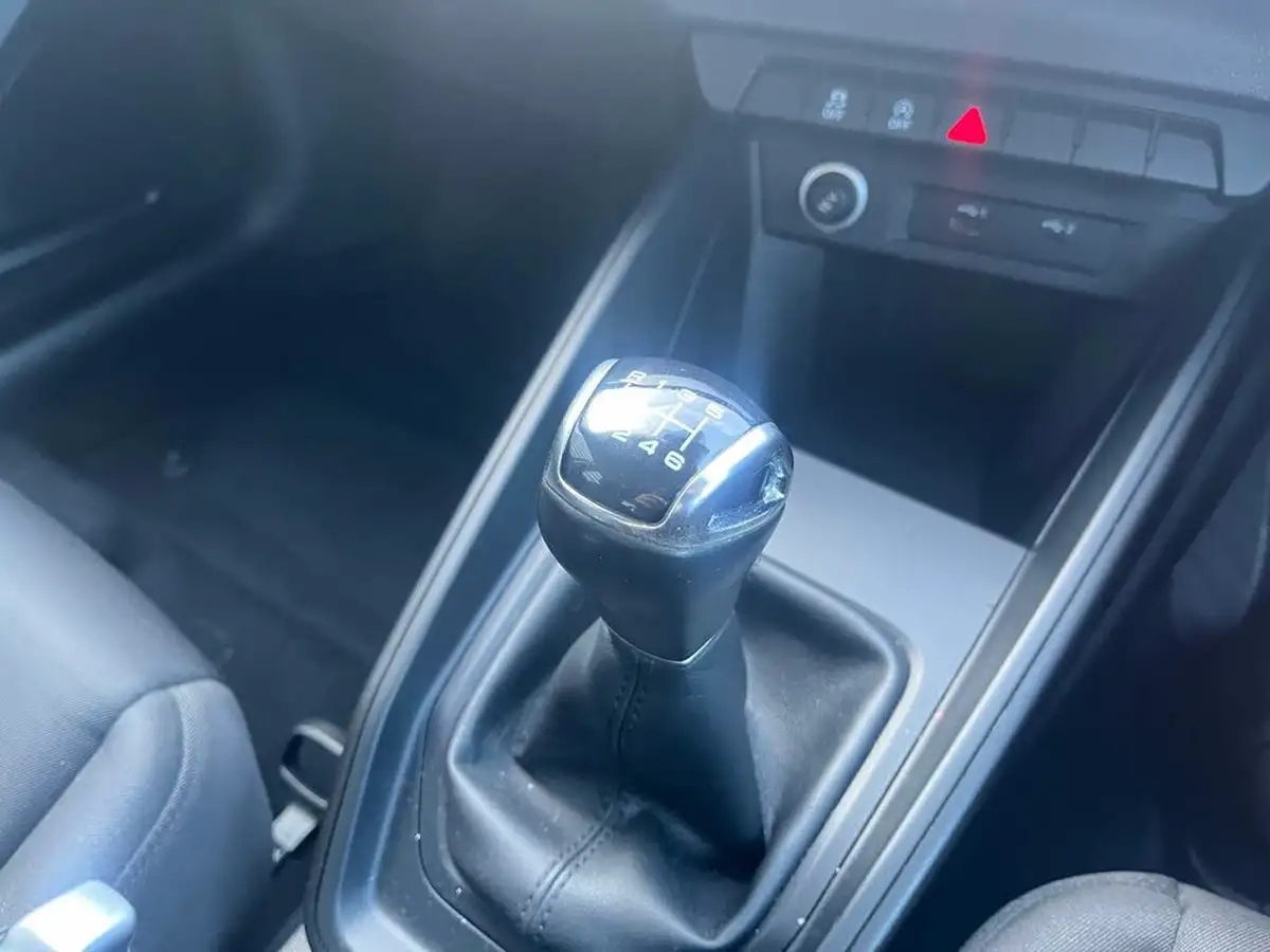 2019-audi-a1-10-30-tfsi-se-big-24