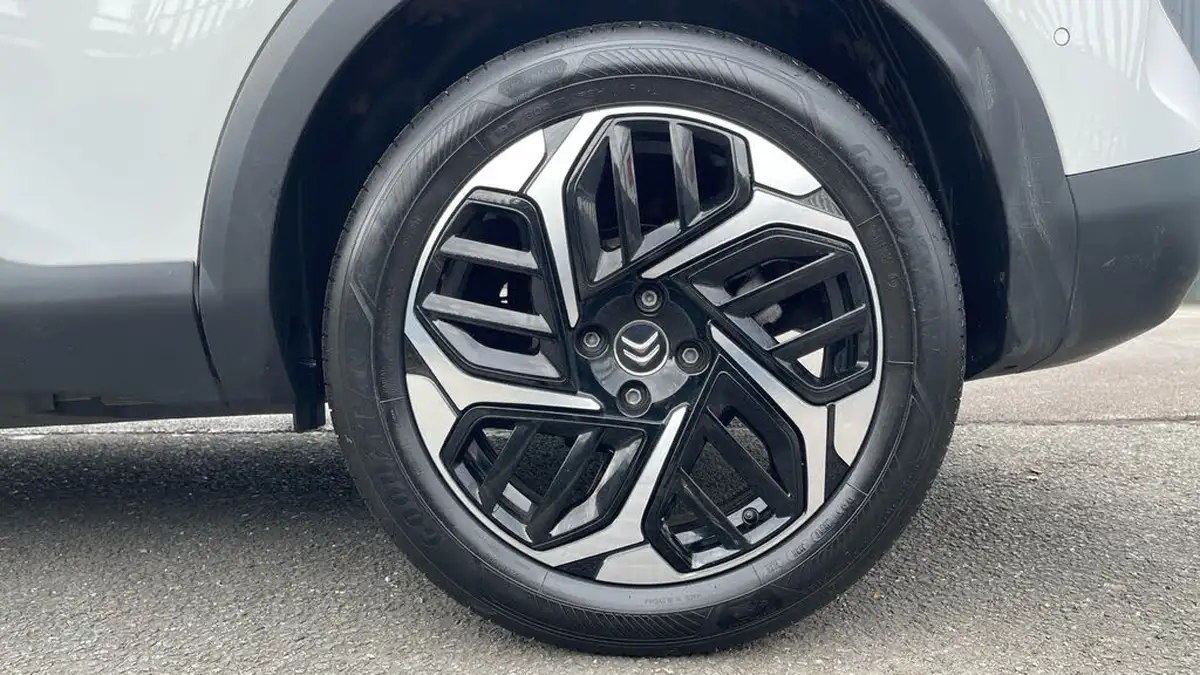 2022-citroen-c4-12-puretech-shine-130ps-big-17