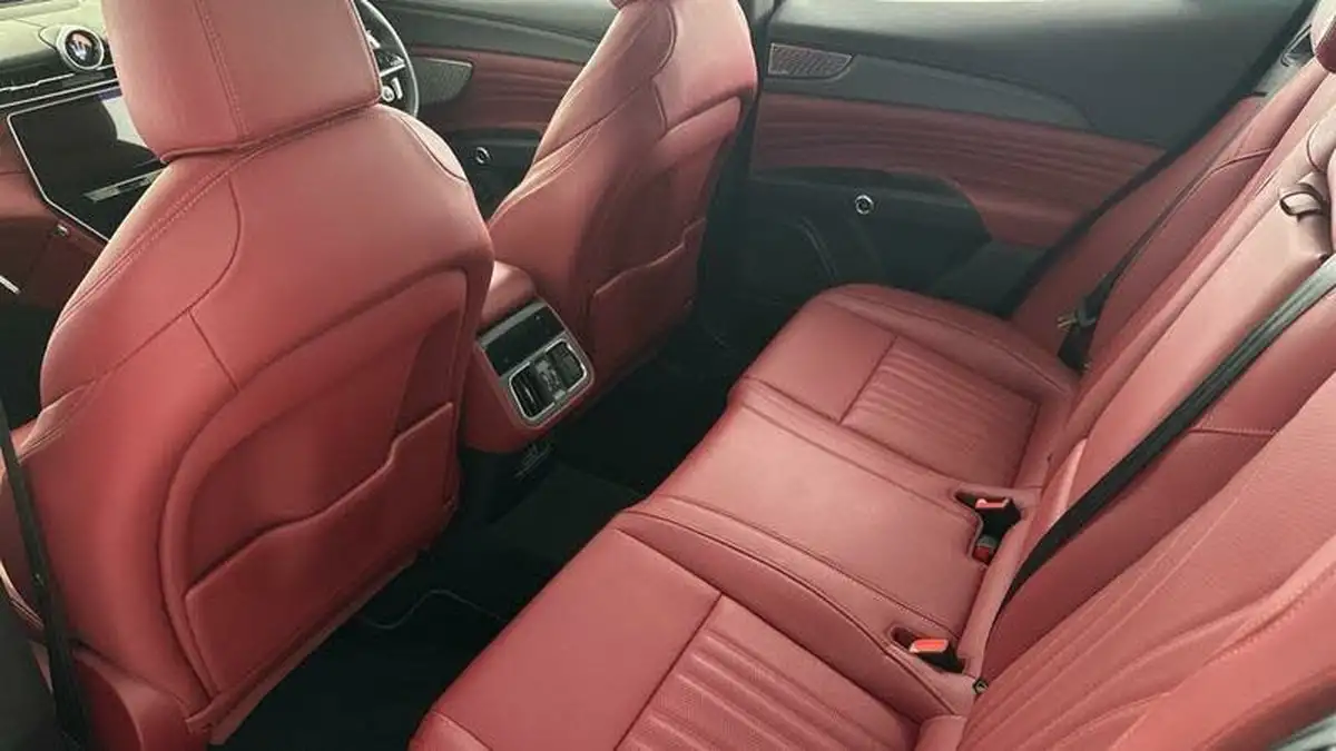 2023-maserati-grecale-20-modena-big-22