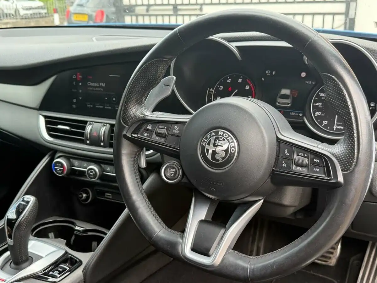 2021-alfa-romeo-giulia-20-veloce-276bhp-big-2