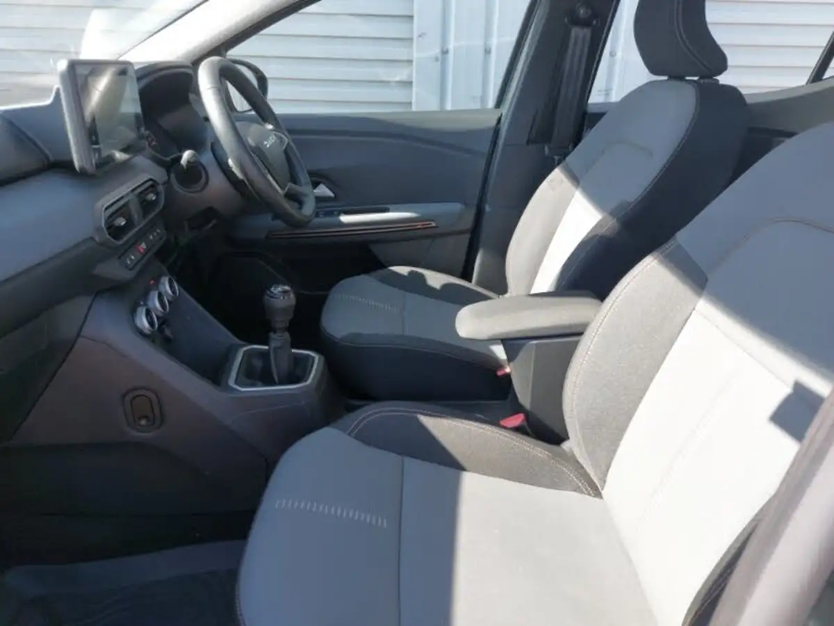 2023-dacia-sandero-stepway-10-tce-essential-90bhp-big-4