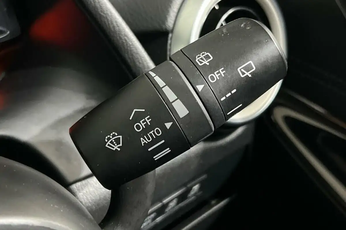 2021-mazda-mazda2-15-skyactiv-g-gt-sport-nav-light-stone-big-27