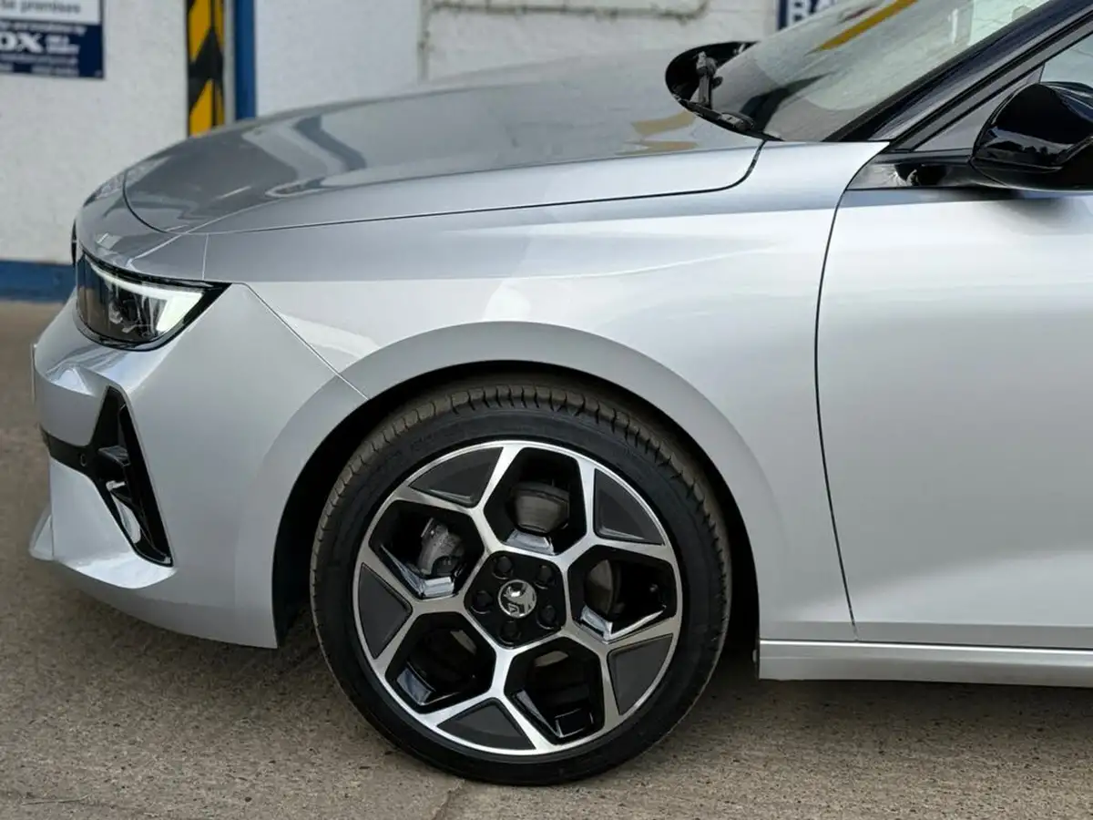 2024-vauxhall-astra-12-turbo-ultimate-130ps-hatchback-big-22