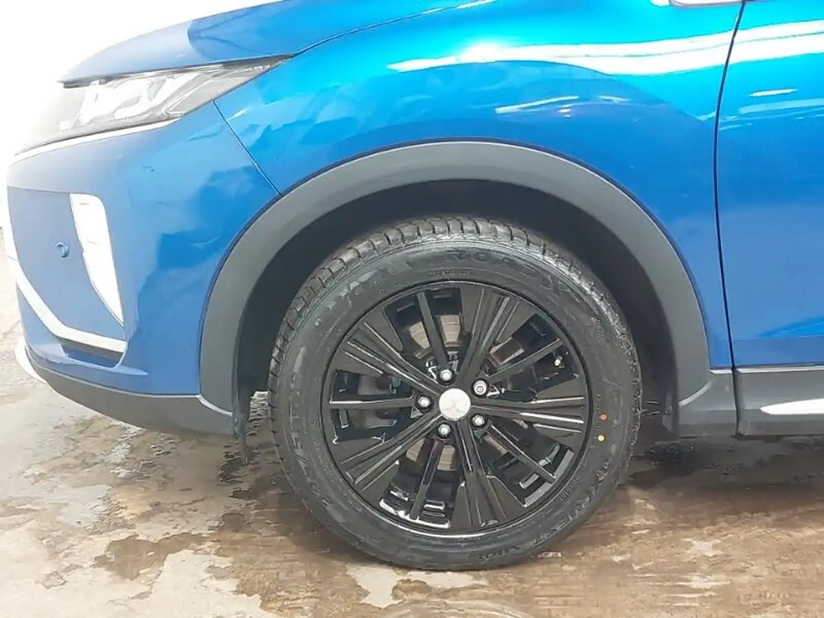 2019-mitsubishi-eclipse-cross-15-3-big-12
