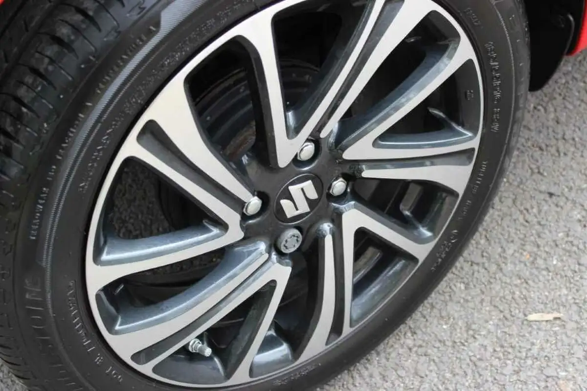 2022-suzuki-swift-12-dualjet-sz-l-big-14