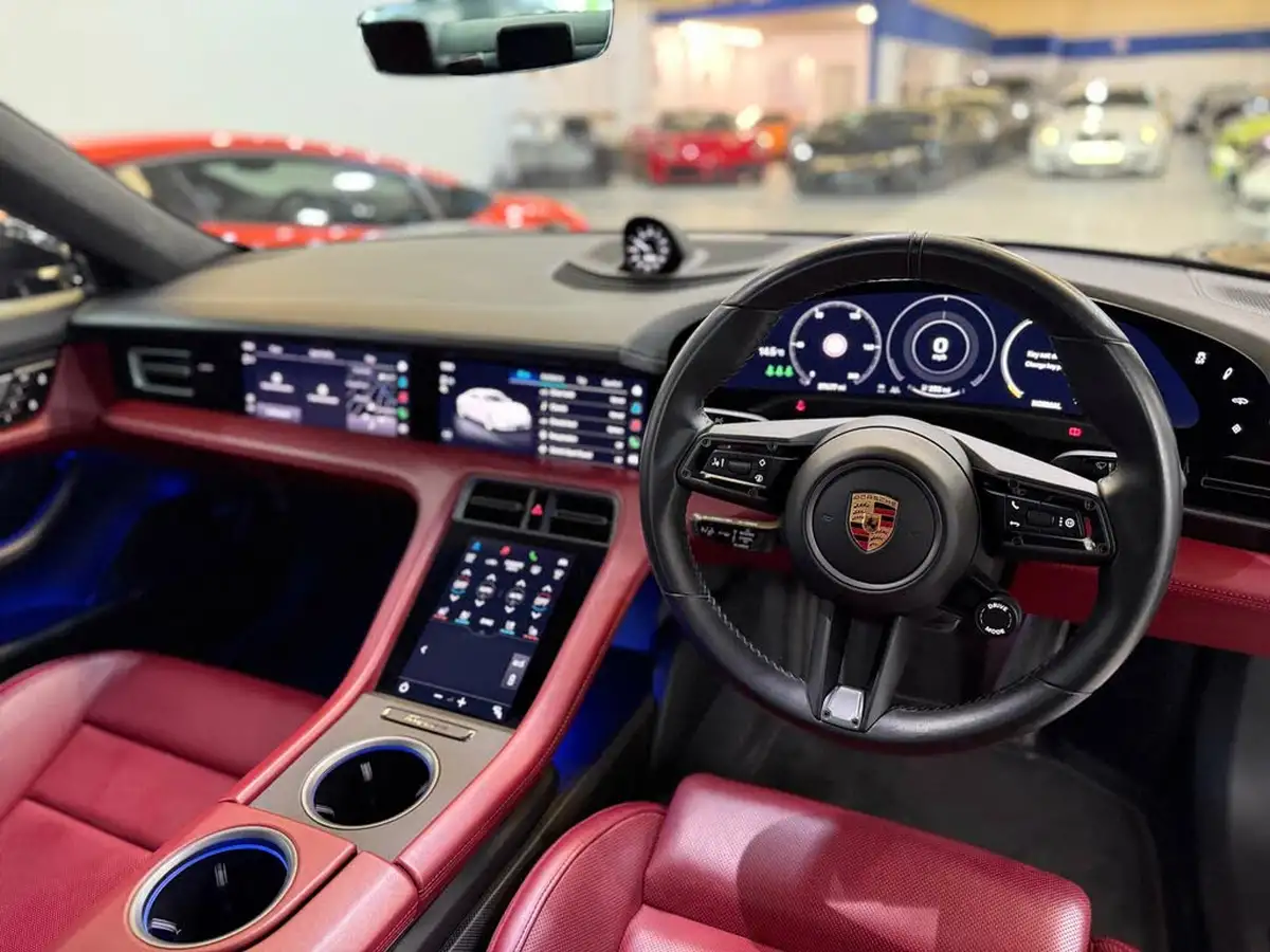 2020-porsche-taycan-e-turbo-s-big-1