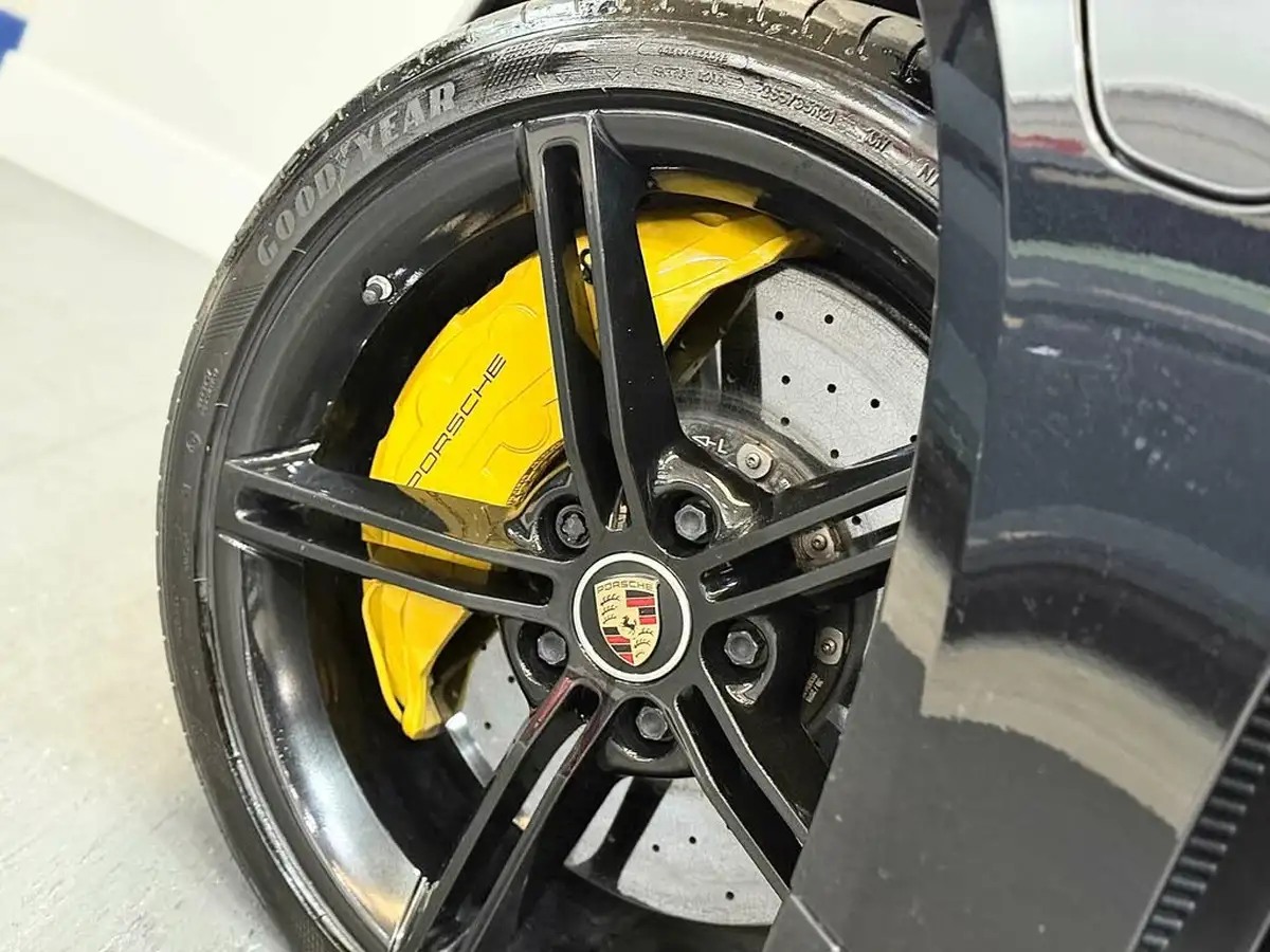2020-porsche-taycan-e-turbo-s-big-73
