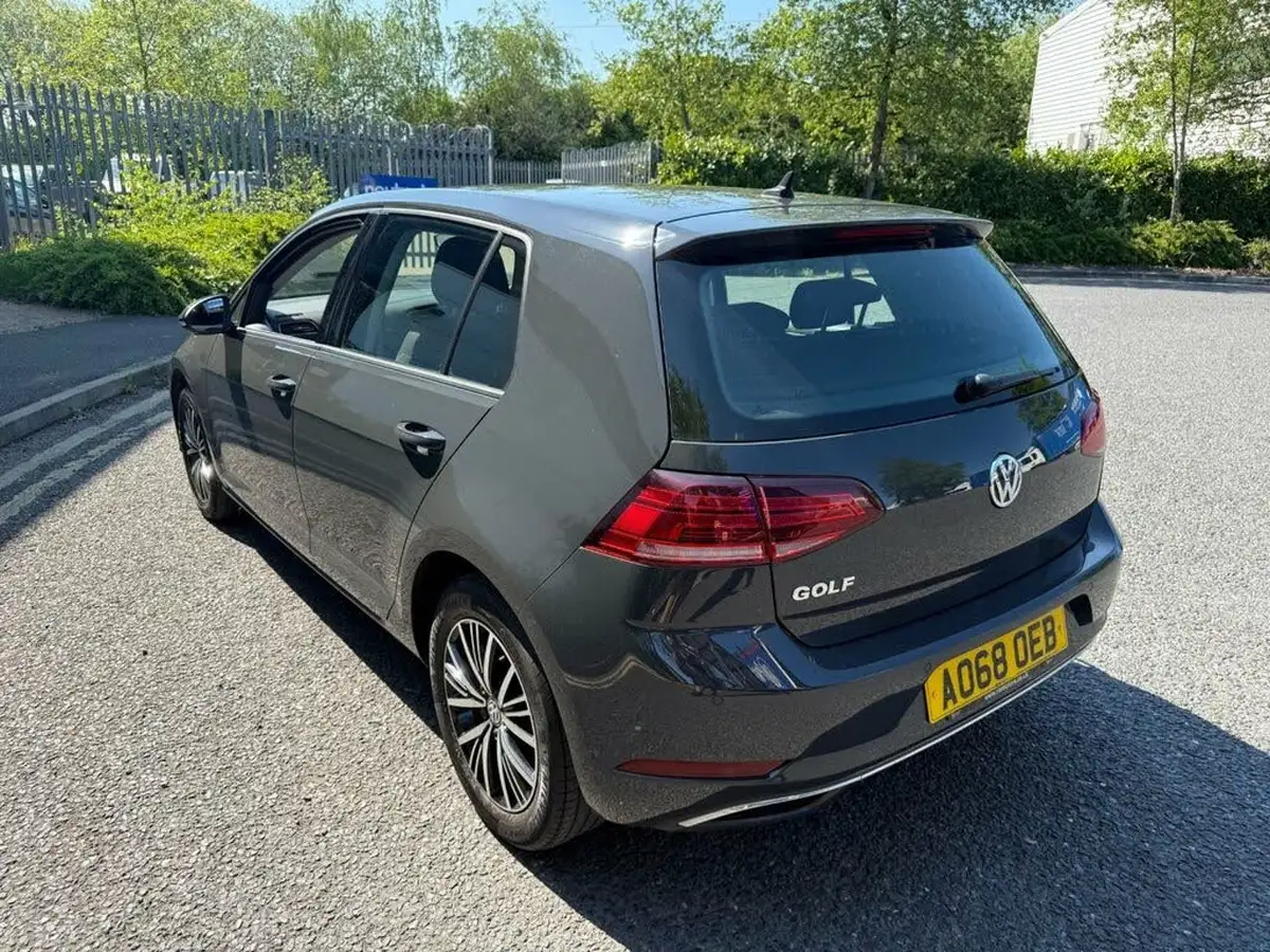 2018-volkswagen-golf-10-tsi-se-115ps-hatchback-5d-big-6