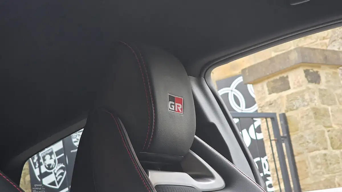 2021-toyota-yaris-16-gr-circuit-pack-big-12